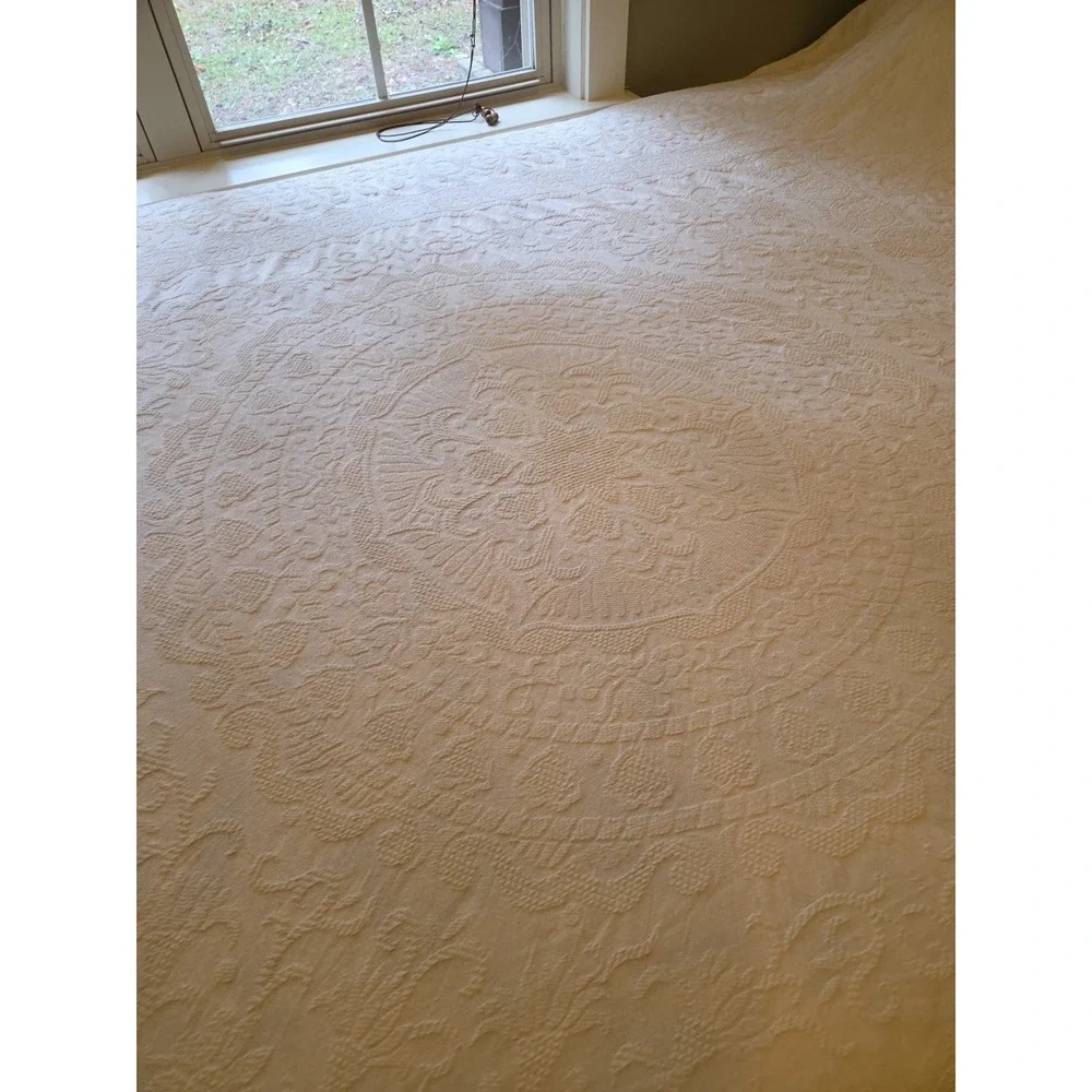 VTG Y2k Crown Crafts Matelasse Bedspread Medallion Fringed Ivory Full Double‎